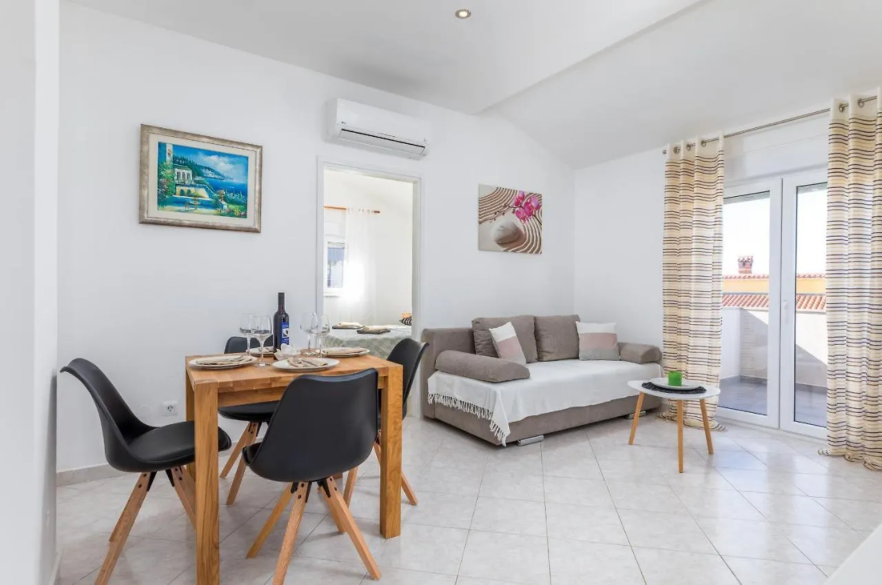 Apartmani Magdalena Pula 0*,  Kroatien